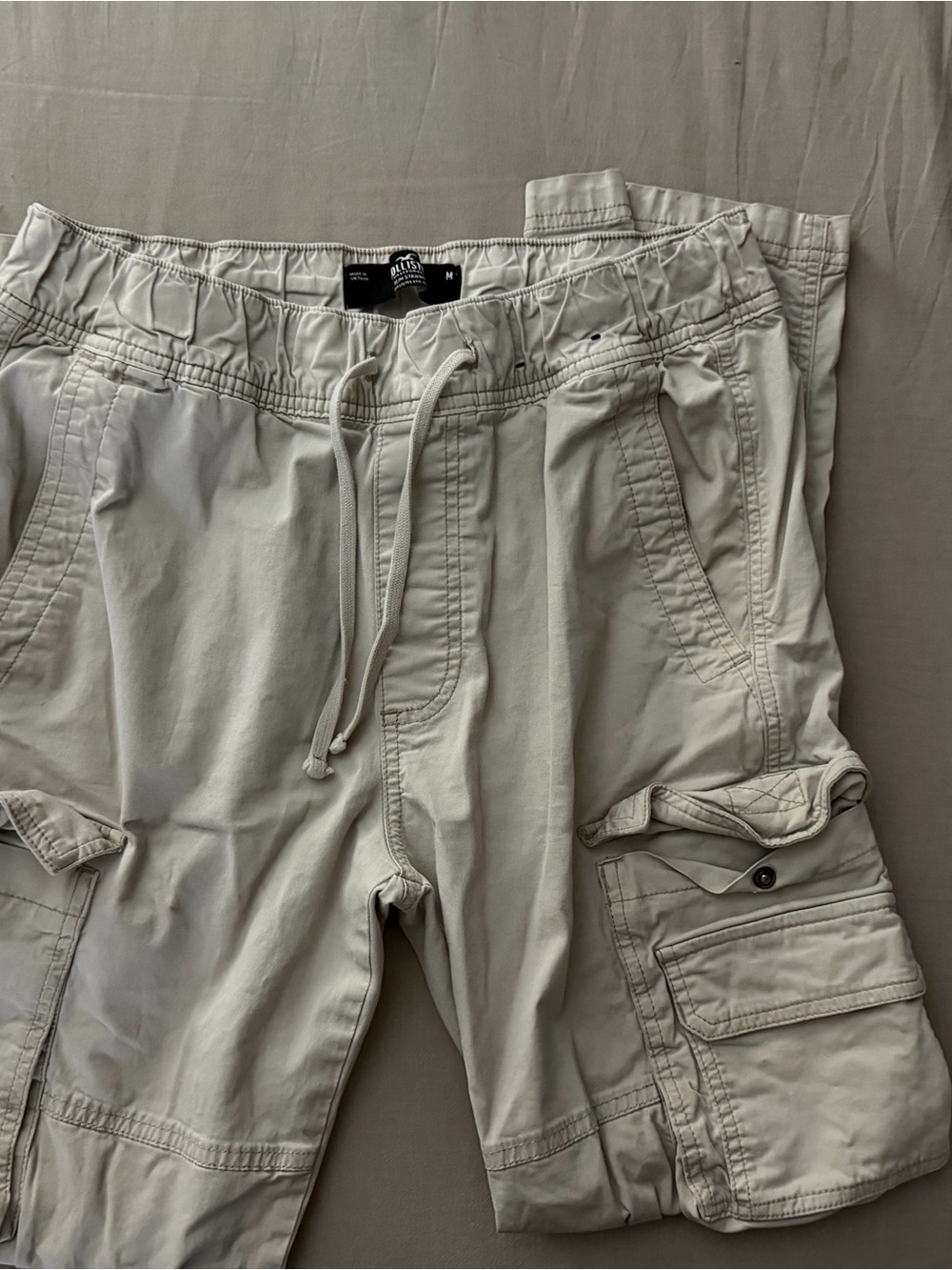 Hollister Men's Tan Cargo Pants with Drawstring Waist